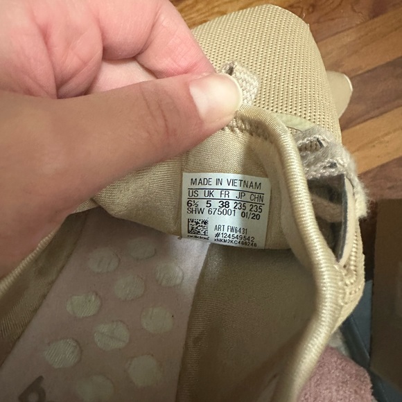 Adidas NMD r1 nude color - Picture 3 of 4